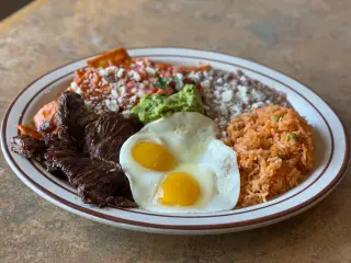 COCINER0 - DESAYUNO AMERICANO, HAMBURGUESAS Y COMIDA MEXICANA