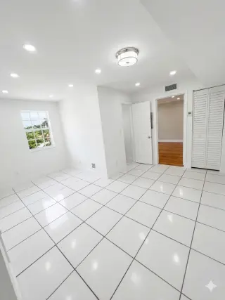 Home for sale (3 plex)
