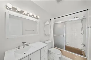 4 habitaciones, 2 baños, Margarita Dr.