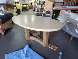 SE BUSCA ACABADOR DE MUEBLES / FINISHER CON EXPERIENCIA – GARDENA