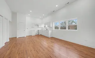 Available 2Bedroom in Chicago