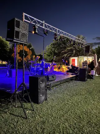Deejay Iluminacion pantallas fiestas eventos