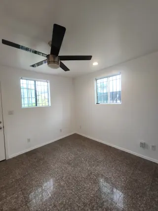 Room for rent private entrance and bath room safe neighborhood