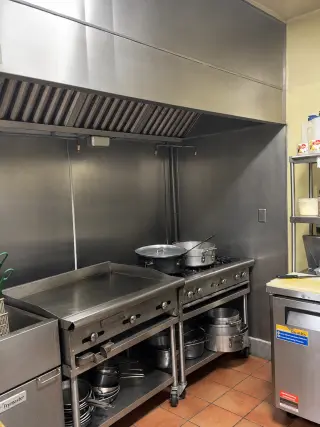 Se vende restaurante salvadoreño