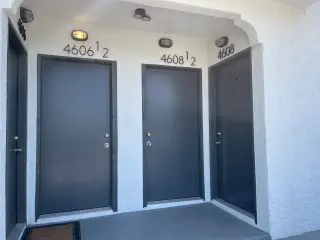 SE RENTA! Apartamento 2 Recámaras y 1.5 Banos en LA – $2,700/mes