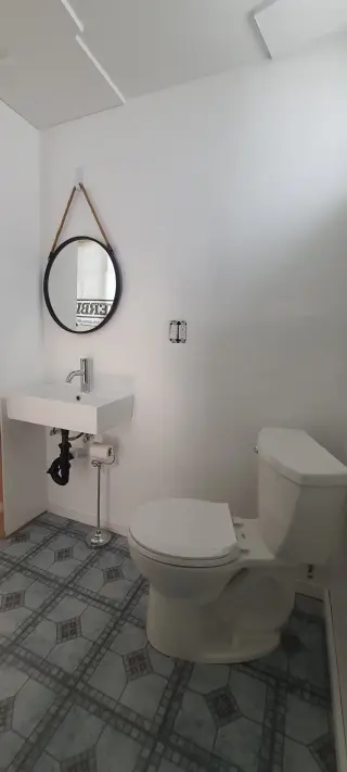SE RENTA ESTUDIO EN SANTA CLARITA