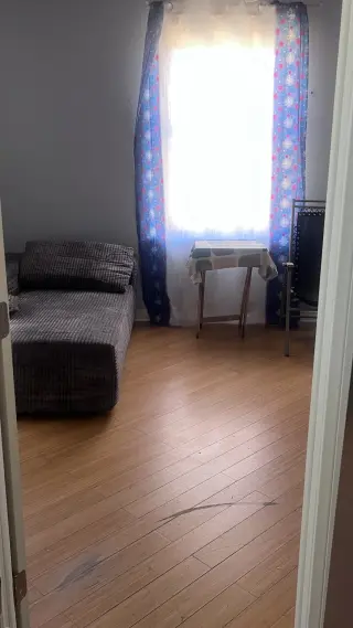 Habitación Acogedora en Alquiler en Vecindario Tranquilo