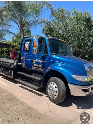 Bakersfield Arvin Grua towing the truck