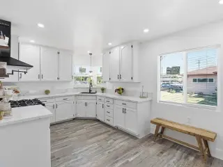 Bienvenido a 3413 N Millbrook Ave, un apartamento cuidadosamente remodelado