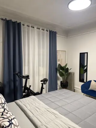 Habitación amplia y cómoda