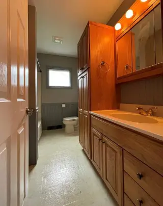 Charming ranch home conveniently family house