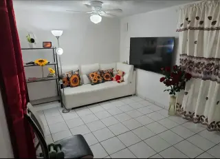 Cuarto disponible para rentar