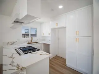Bienvenido a esta residencia de dos plantas bellamente renovada.