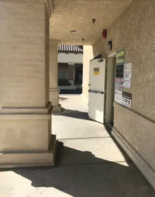 🔥 OFICINAS EN RENTA EN DOWNTOWN PARAMOUNT – ¡SOLO $600!