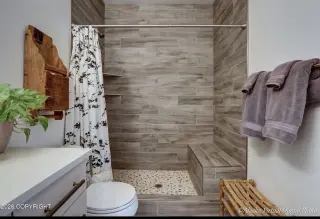 furnishede one-bedroom, one-bathroom apartment with stunning mountain views