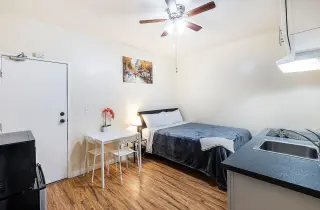 Estudio Amueblado en Boyle Heights - Todos los Servicios Incluidos