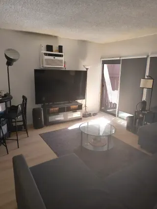 Compartir apartamento de 1 recamara muy amplio y limpio