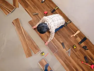 VENTA DE ALFOMBRAS Y PISOS DE MADERA