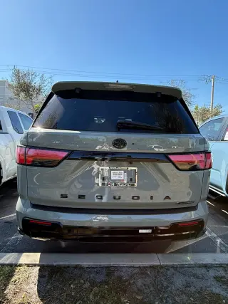 👑 2026 Toyota Sequoia – ¡0 MILLAS de Paquete! / Inicial $3,000 🚙✨