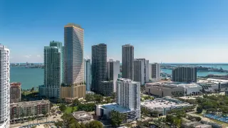 Busca invertir en Miami?