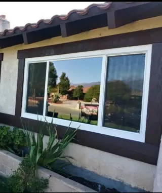 Glass doors/ Windows and Door's replacement/Ventanas y Puertas