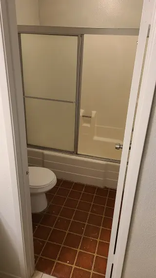 Cuarto grande con baño