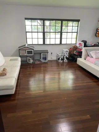 Amplia Casa Para La venta 4/4.5