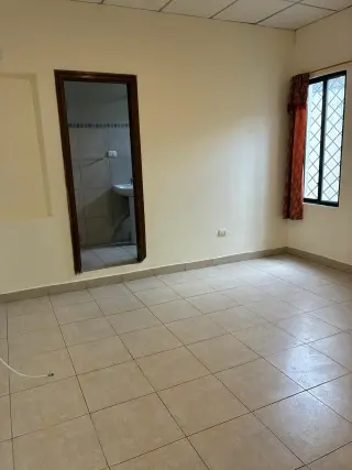 En alquiler departamento en urdesa