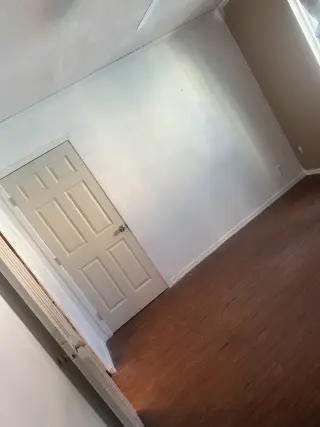 Se renta cuarto con baño y salida independiente