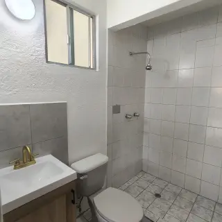 SE VENDE BONITA CASA PRIV. SAUCE EN JARDINES  DE AGUA CALIENTE
