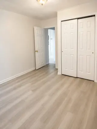 COMODO APARTAMENTO DE TRES HABITACIONES