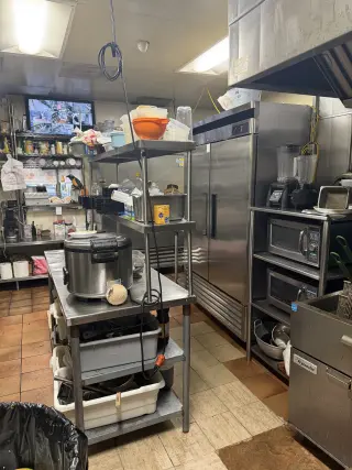 Se vende restaurante salvadoreño