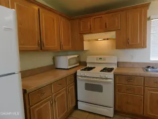 CASA EN ALQUILER — CALIFORNIA CITY, CA