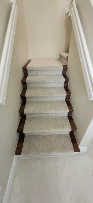 Servicio de Instalación de Alfombra para Escaleras
