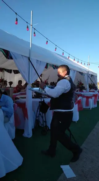 Servicios de Meser@s Elegantes para Eventos