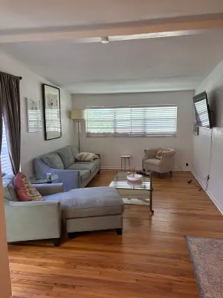 Located in the heart of South Tampa's Ballast Point neighborhood, this 3 bedroom