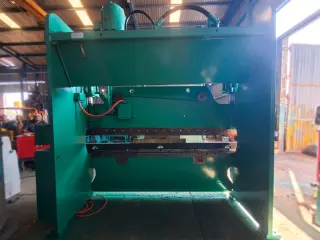 PRENSA CINCINNATI 10' x 135 TON