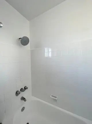 FULLY RENOVATED TRENDY STUDIO WITH DINING AREA. AMAZING K-TOWN LOCATION! POOL!