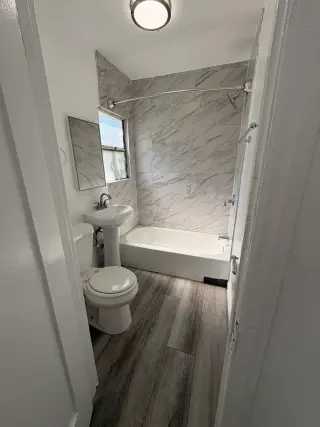 1 Bd / 1Ba Bungalow