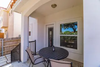 Beautiful 2bedroom and 2.5bathroom available for rent