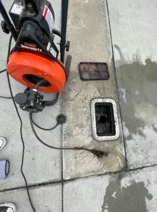 Servicio de limpiesa de drenaje, drain cleaning services PLUMBER - PLOMERO