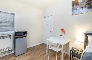 Estudio Amueblado en Boyle Heights - Todos los Servicios Incluidos