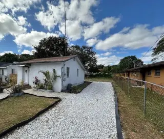 Casa unifamiliar lista para mudarse de inmediato.