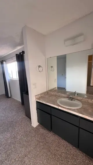 Recamara con bano  privado para mujer preferente
