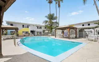 Modern Luxury Living| Renovated Units + Stainless Steel Appliances