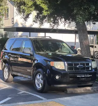 Ford Escape 2008 - SUV Confiable en Venta