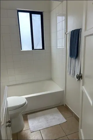 Beautiful upstairs apartment in the heart of Torrance