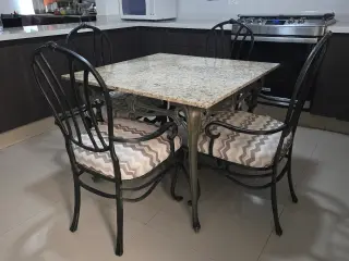Conjunto de Mesa de Comedor con 4 Sillas Elegantes