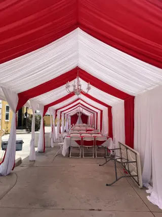Baños para fiestas y construcción