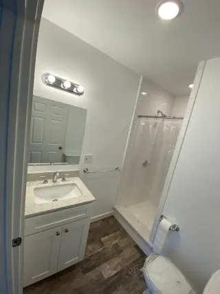 En  1309 1/2 e. 43rd. St. Califica para Low income.